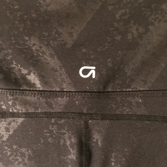 Gap Fit Black Pattened Workout Leggings - Picture 5 of 5
